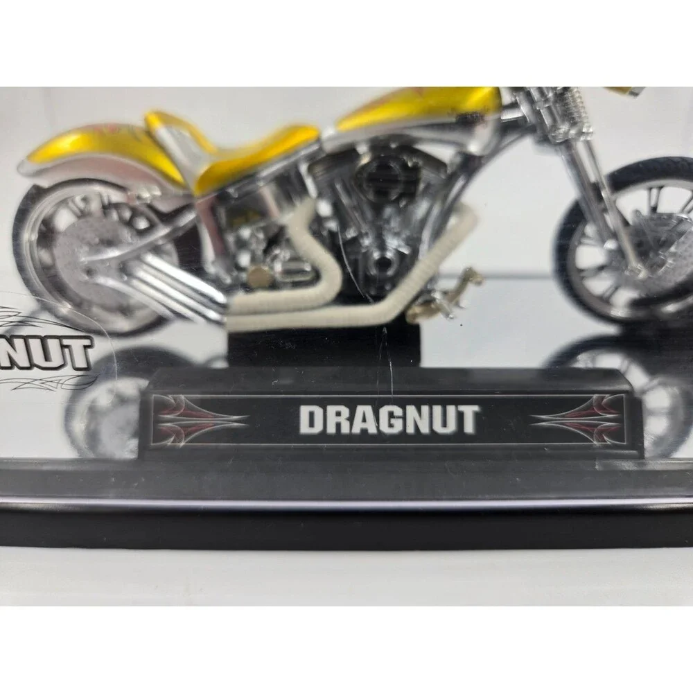 Von Dutch Dragnut 1:10 Scale Die Cast Gold & Silver Model Motorcycle in Case